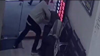 Döviz bürosunda parasını sayarken gasp edildi: O anlar kameraya yansıdı